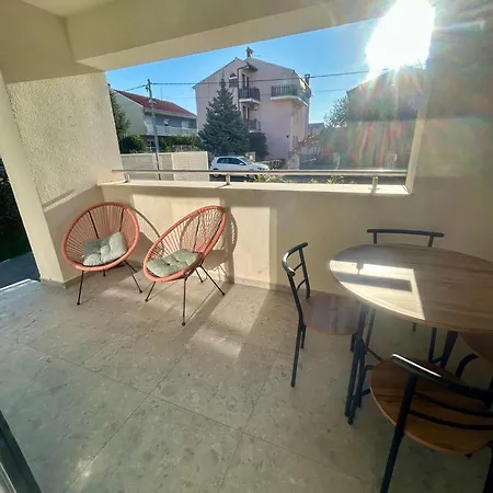 Apartment Life Viking *